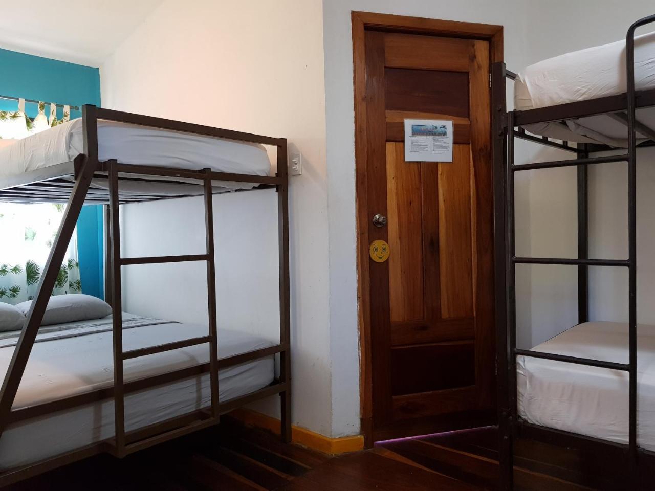 Hostel Mamallena Bocas Del Toro (Adults Only) Ngoại thất bức ảnh